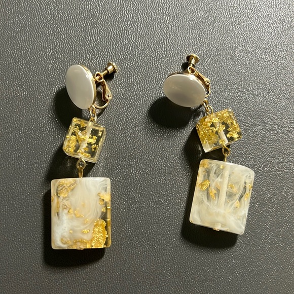 Cream Infuse with Gold Clip On Earrings - Picture 1 of 3